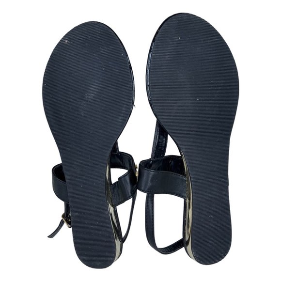 🌸4/$30🌸NWOB Le Chateau Sandals with Gold Embellishment - Picture 8 of 12